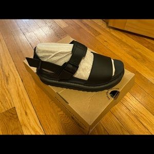 Dr Martens Voss Black